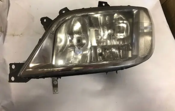 Mercedes-Benz Sprinter W901 W902 W903 W904 Headlight/headlamp A9018202861