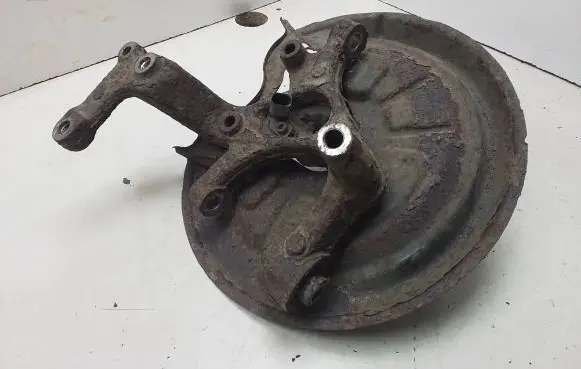 Rear wheel hub