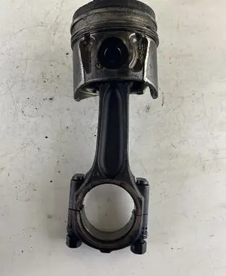 Citroen C5 Piston with connecting rod 085190