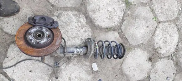 Peugeot 208 Front wheel hub spindle knuckle