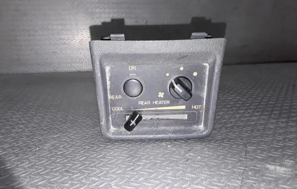 Mitsubishi Pajero Climate control unit MB813314