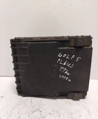 Volkswagen Golf V Fuse module 1K0937125