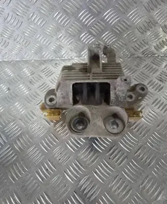 Opel Astra K Engine mount bracket 13493927