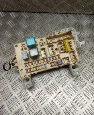 Toyota Corolla Verso AR10 Fuse box set 892210F010