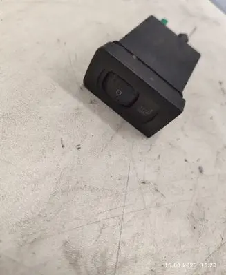 Volkswagen Golf IV Seat heating switch 1J0963568B