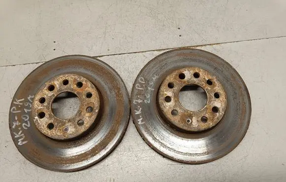 Volkswagen Golf VII Front brake disc