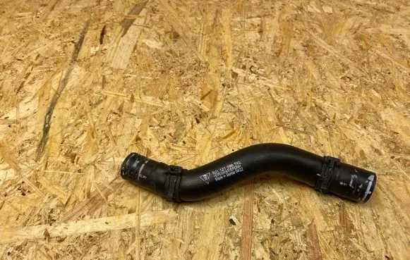 Porsche Taycan 9J1 Engine coolant pipe/hose 9J1121096