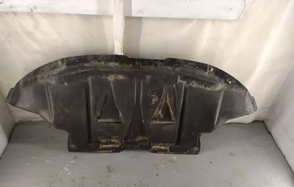 Audi A4 S4 B5 8D Engine splash shield/under tray 150401