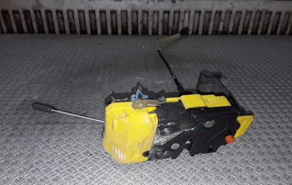 Volvo S60 Rear door lock 8650555