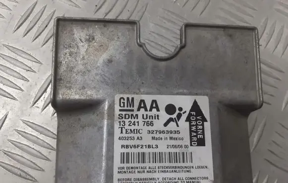 Opel Zafira B Airbag control unit/module 13241766