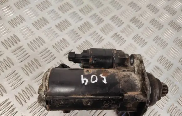 Volkswagen Golf IV Starter motor 02A911024B