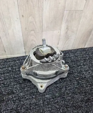 BMW 4 F32 F33 Engine mount bracket 6859412