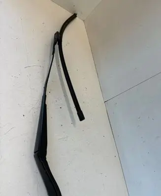 Volvo V40 Front wiper blade arm 31276059