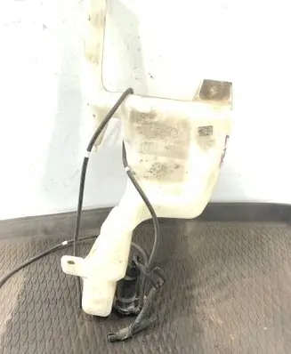 Ford Fiesta Windshield washer fluid reservoir/tank 8A6117B613AD