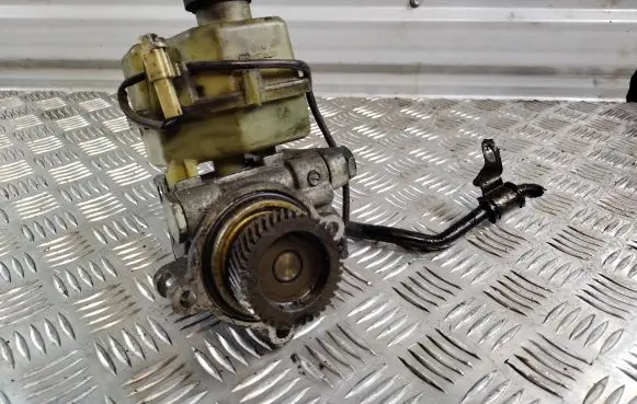 Mazda 6 Power steering pump