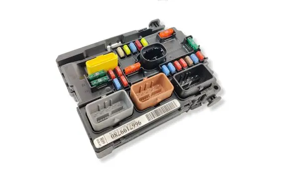 Citroen C3 Fuse module 9667199780