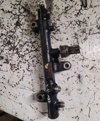 Citroen C5 Fuel main line pipe