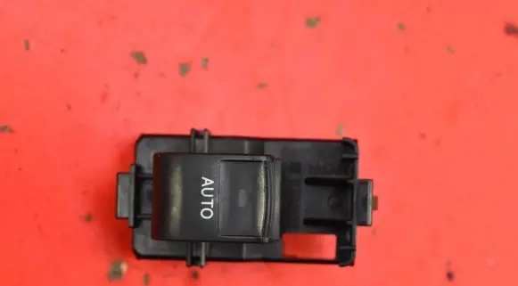 Toyota Auris E180 Electric window control switch