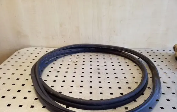 BMW 3 E90 E91 Trunk rubber seal (body) 