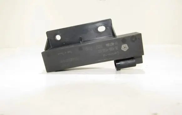 Fiat 500X Aerial antenna amplifier 68068148AA