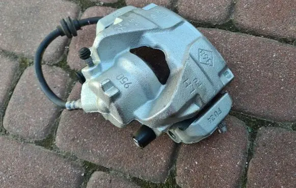 Renault Captur II Front brake caliper