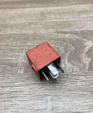 BMW 3 E46 Other relay 1742690 V23134E52X344