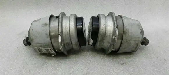 Porsche Cayenne (92A) Engine mount bracket 95835704900