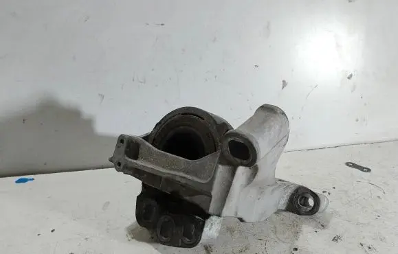 Mazda CX-5 Engine mount vacuum valve KD45K1442