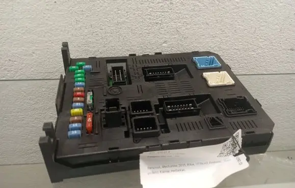 Peugeot 307 Fuse module 9663510580 BSI2004H05 01260307