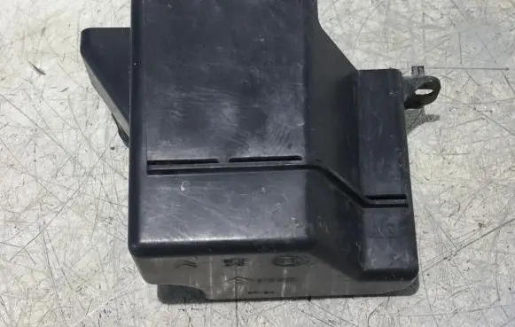 Toyota Proace Power steering tank cap 9811986380