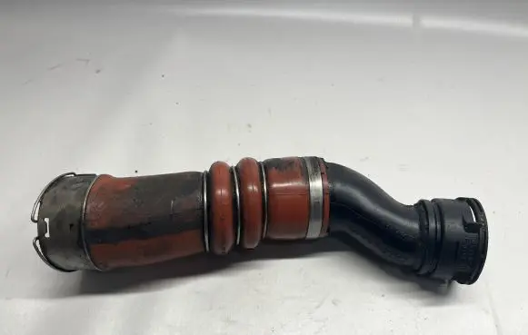 BMW Z4 E89 Intercooler hose/pipe 7583728