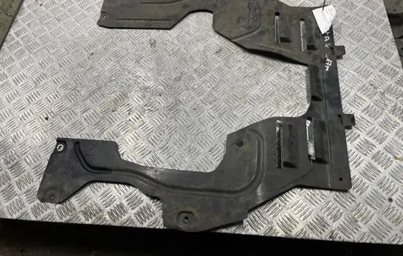 Opel Mokka X Engine splash shield/under tray