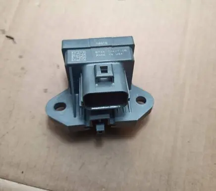 Ford Kuga II Fuel pump relay BT4A7H417CB
