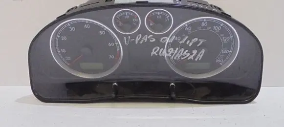 Volkswagen PASSAT B5.5 Speedometer (instrument cluster) 3B0920927 110080198005