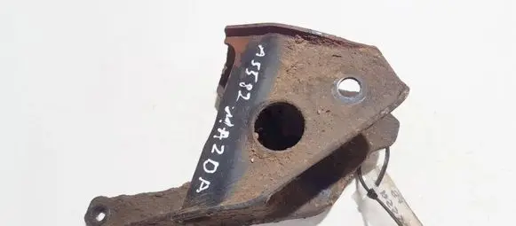 Nissan Almera N16 Engine mounting bracket