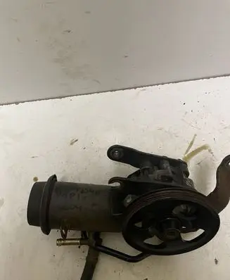 Toyota Yaris Power steering pump