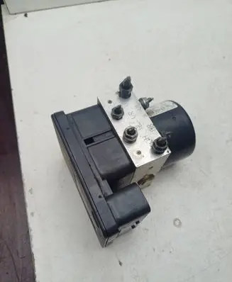 BMW 3 E46 ABS Pump 6759047 00008744E0 10096008113