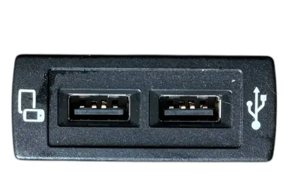Mercedes-Benz Vito Viano W447 USB socket connector A4478200902