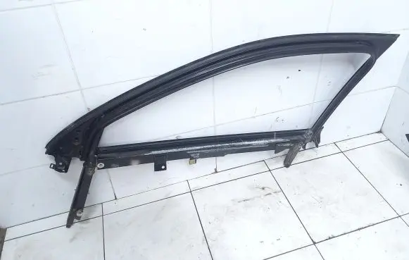 Audi A4 S4 B6 8E 8H Front door window/glass frame 8E0837630