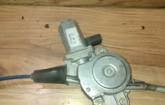 Fiat Bravo - Brava Front door window regulator motor 77702580