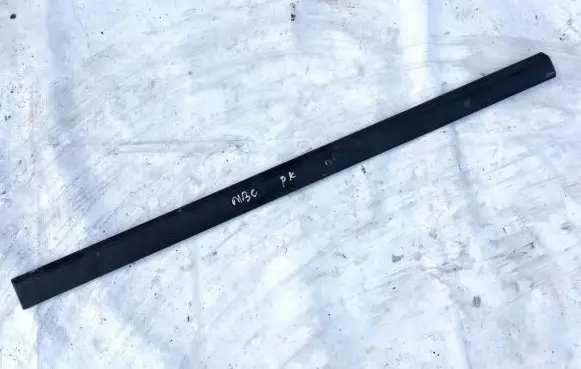 Mercedes-Benz C W202 Front door trim (molding) 2026900362