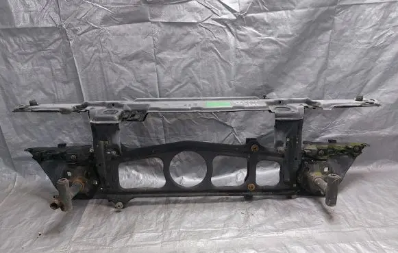BMW 5 E39 Radiator support slam panel