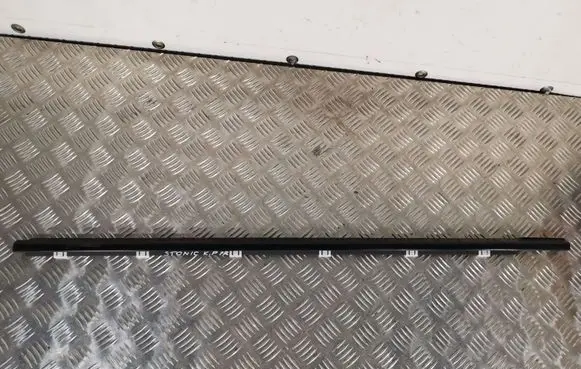 KIA Stonic Front door glass trim molding 190106