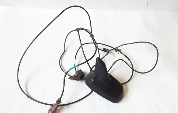 Audi A4 S4 B7 8E 8H Aerial GPS antenna 8E9035503N
