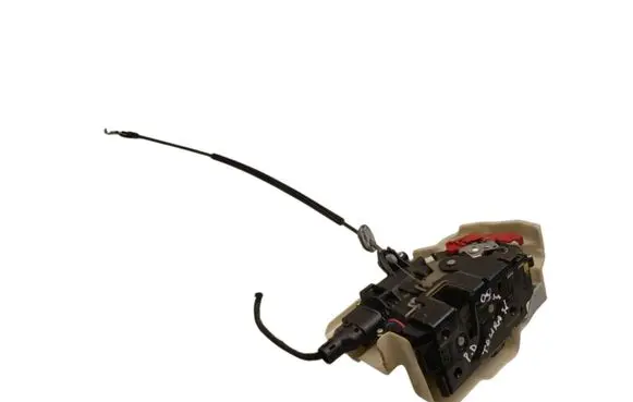 Volkswagen Touran I Front door lock