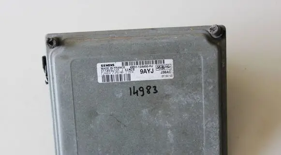 Ford Focus C-MAX Engine control unit/module 4M5112A650HJ S118934101J