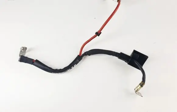 Volkswagen PASSAT B8 Positive cable (battery)