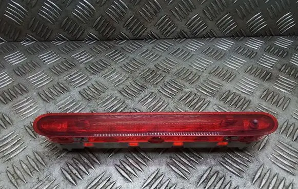 Peugeot Traveller Third/center stoplight 9811325880