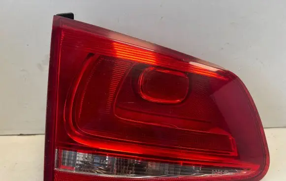 Volkswagen Touareg II Tailgate rear/tail lights 7P6945093C