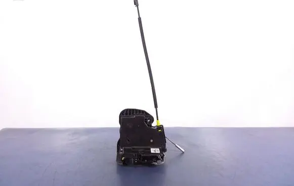Cadillac CTS Rear door lock 13598379